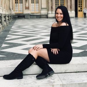 Meet your Posher, Brittney